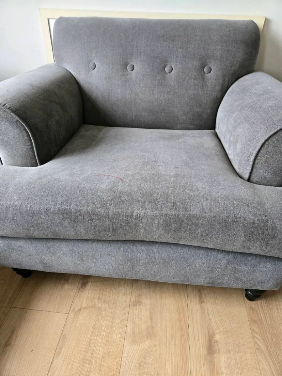 Couch - Image 3