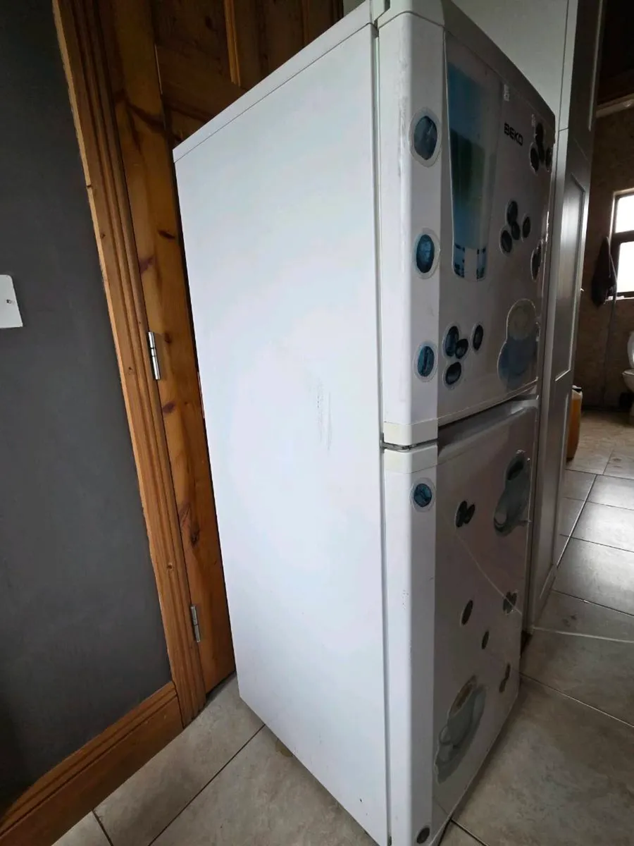 Beko fridge freezer - Image 2