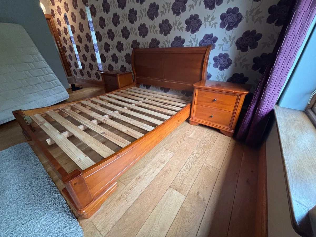 Bedroom suite of furniture - Image 2