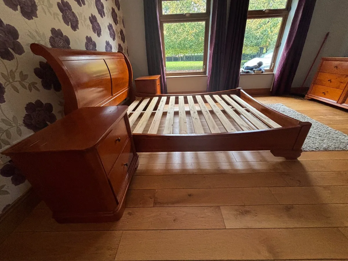 Bedroom suite of furniture - Image 3