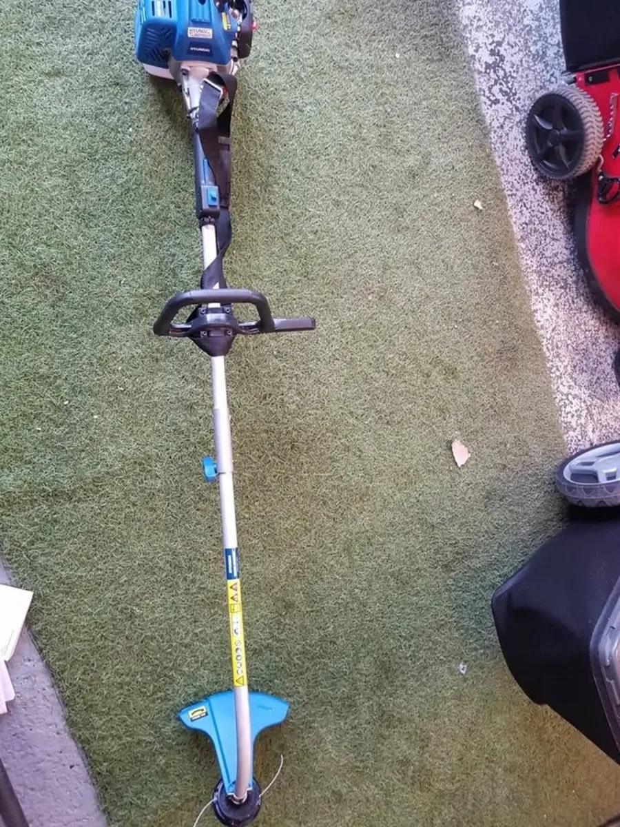 HYUNDAI PETROL BRUSHCUTTER - FOR SALE