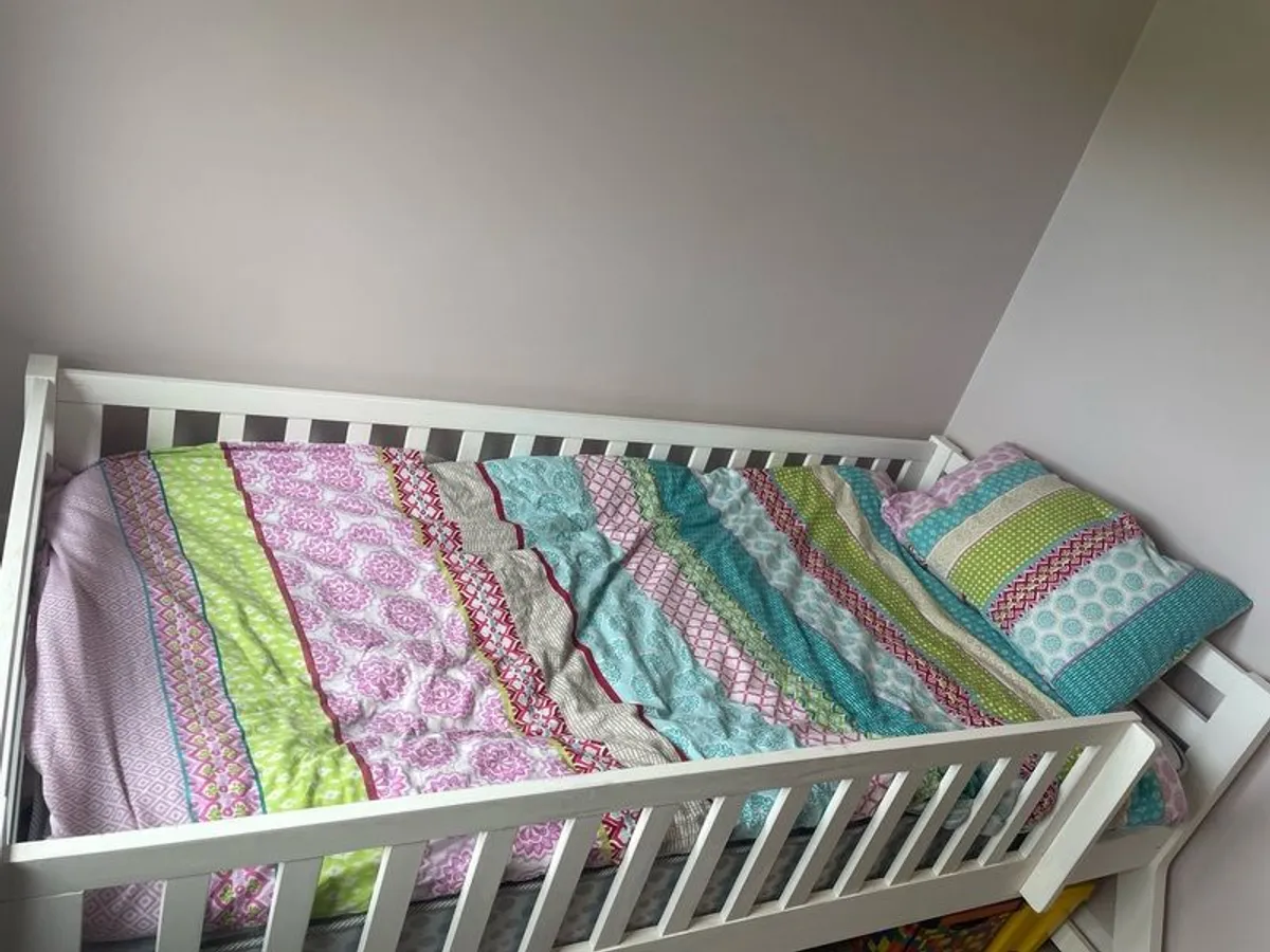 single bed - Image 3