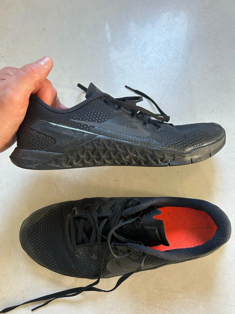 Nike Metcon 4 Tripe Black - Image 1