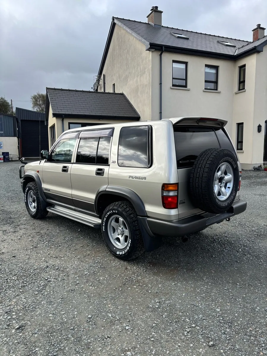 Isuzu Trooper 3.1TD low km 7 seats - Image 4