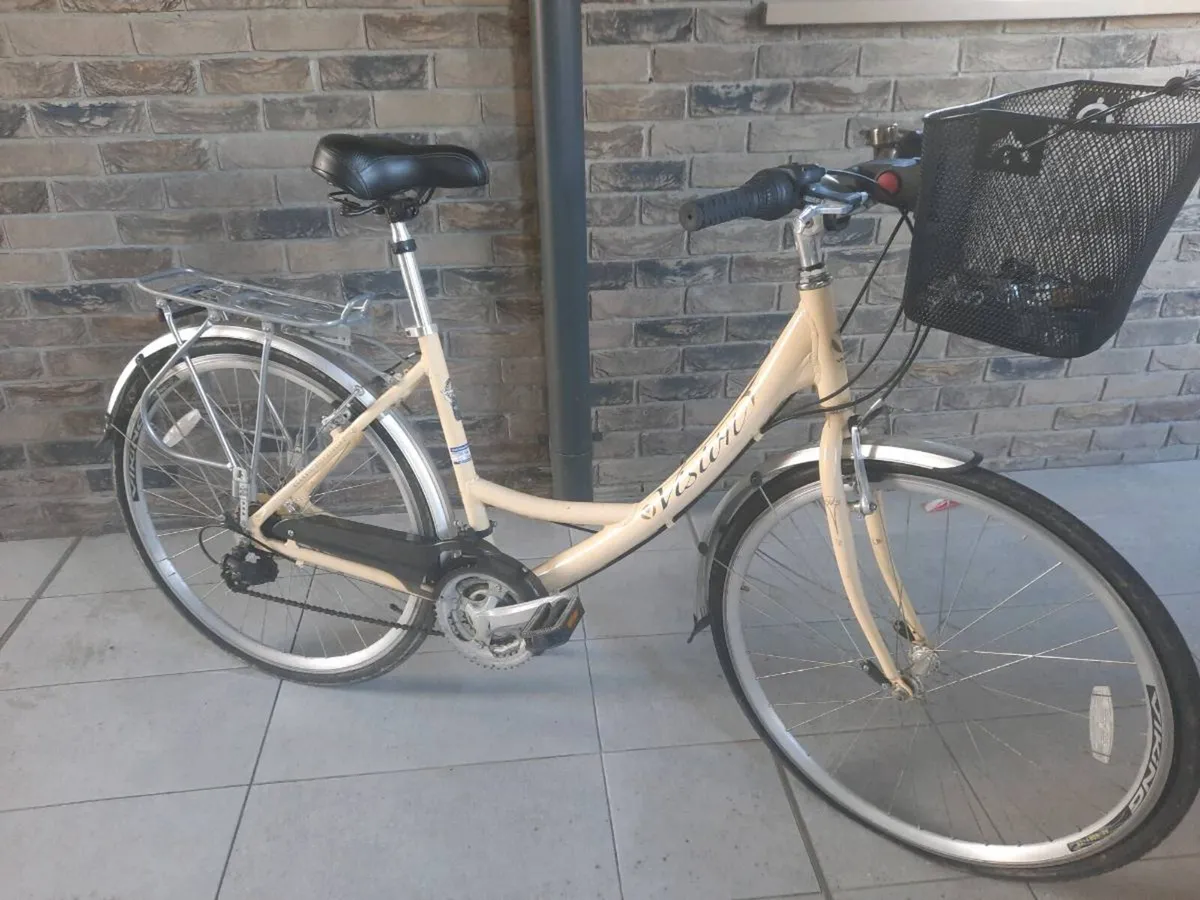 Ladies ciy bike( can deliver)