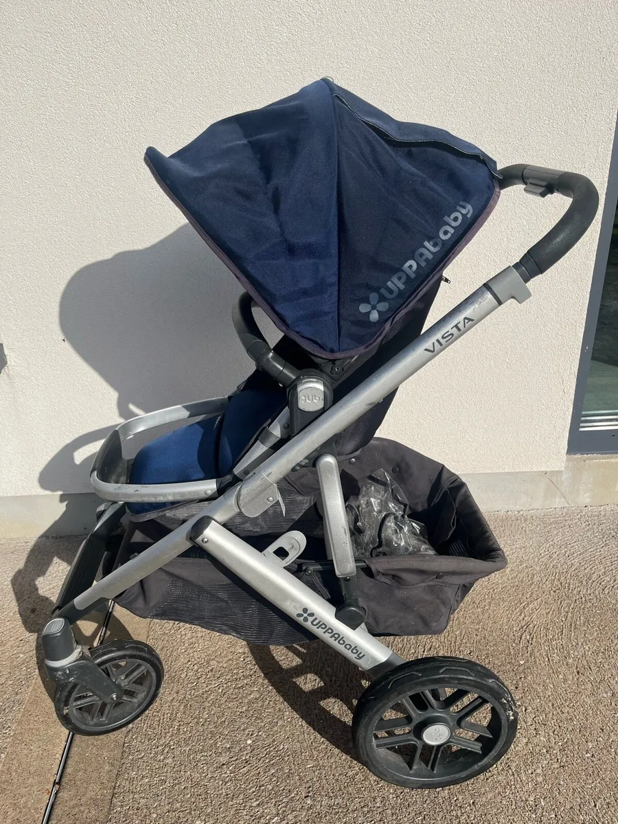 Uppababy Vista buggy with bassinet - Image 1