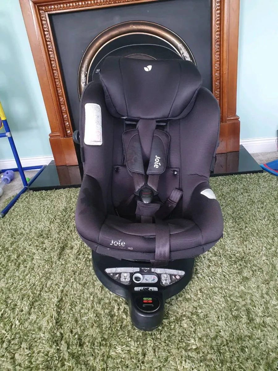 Car Seats - Image 1