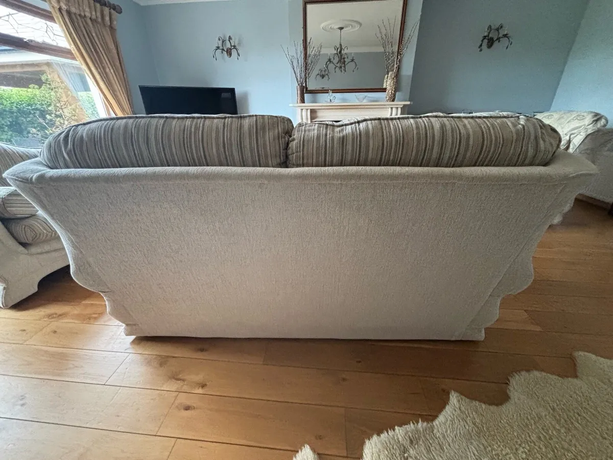 Couch set - Image 2