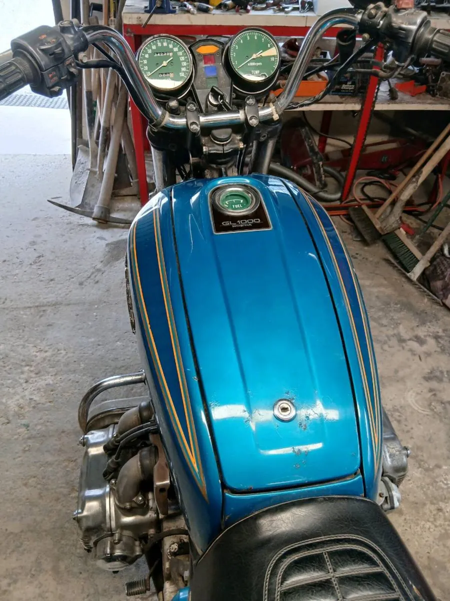 1976 honda GL 1000 - Image 3