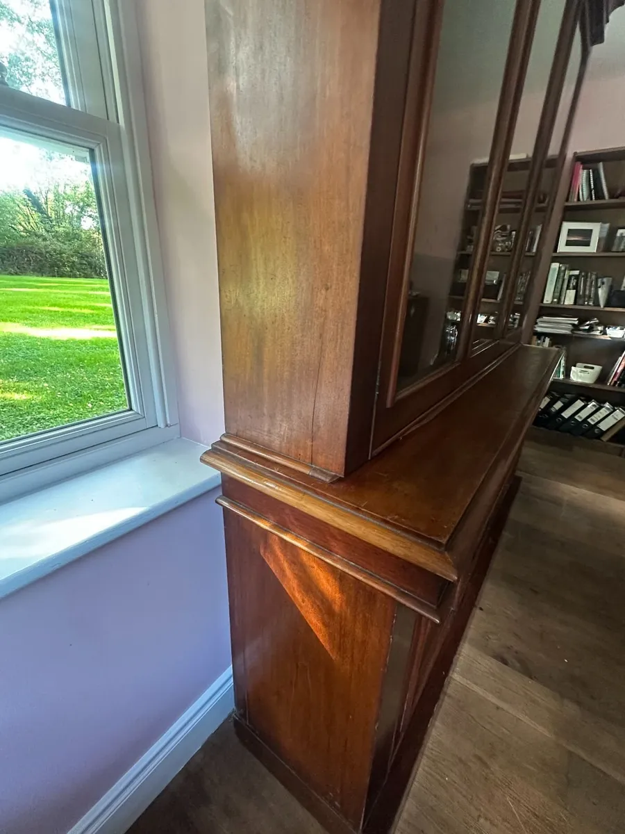 Beautiful Antique Mahogany Dresser - Image 1