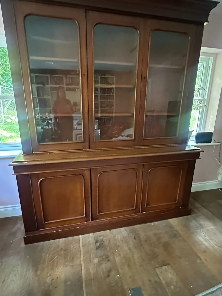 Beautiful Antique Mahogany Dresser - Image 3