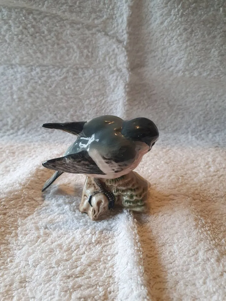 Vintage Beswick Bullfinch Bird Figurine - Image 1
