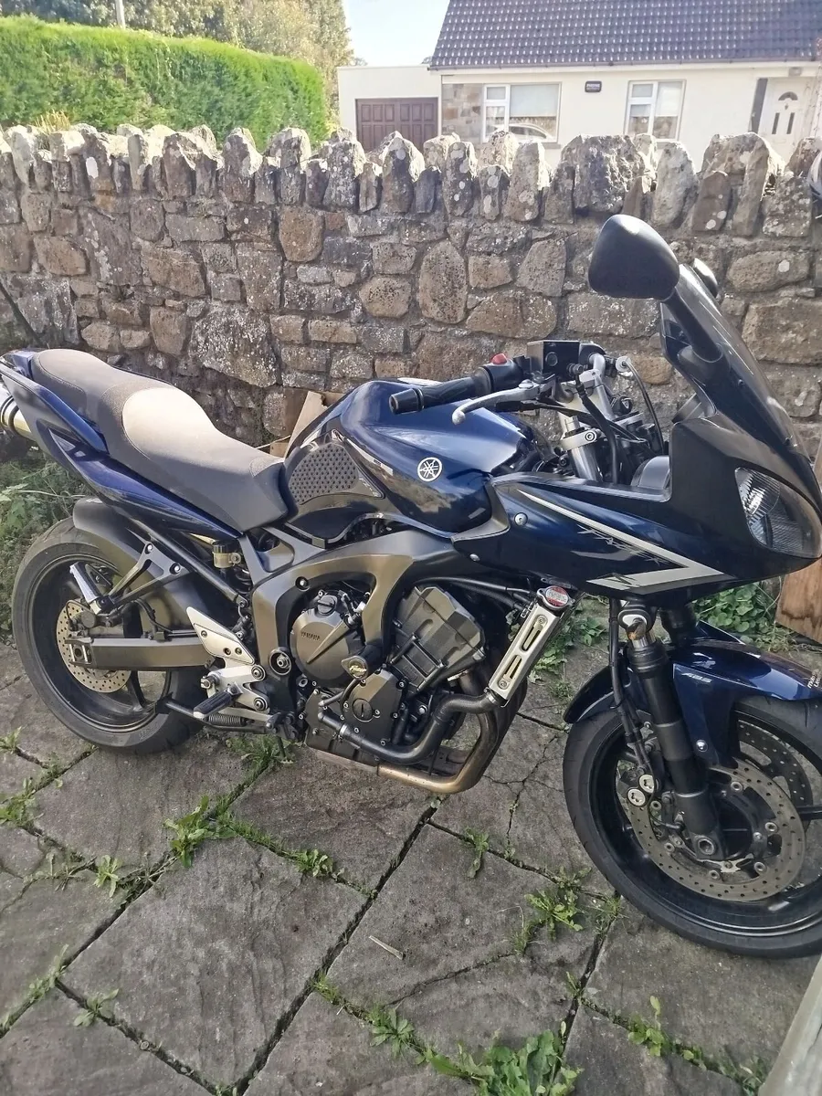 YAMAHA FZ6S2 - Image 1