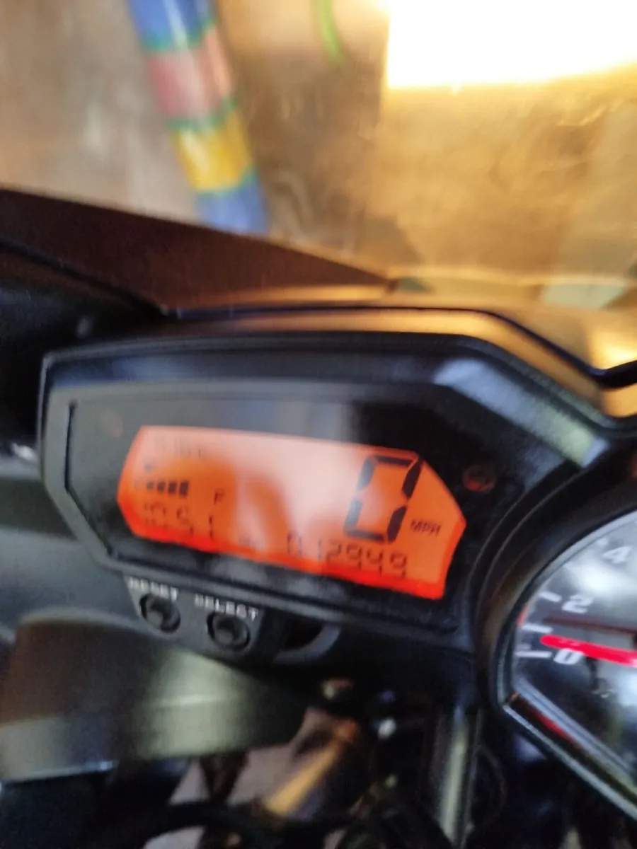 YAMAHA FZ6S2 - Image 4