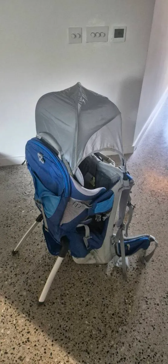 Thule Sapling Infant Backpack Carrier - Image 1