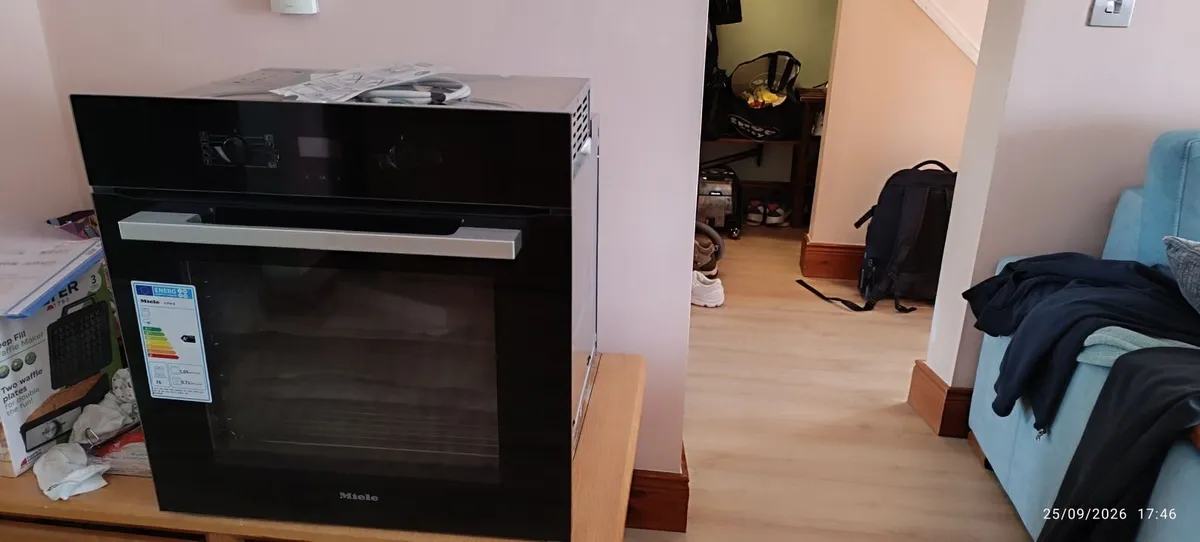 Miele Oven - Image 1