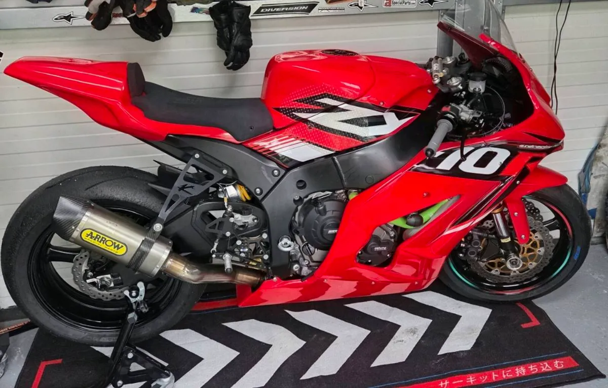 2015 Gen 4 ZX10R Track Bike - Image 1