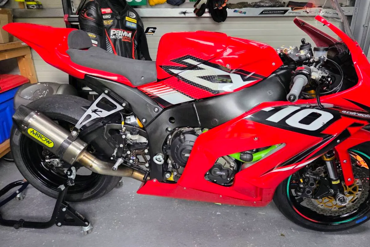 2015 Gen 4 ZX10R Track Bike - Image 2