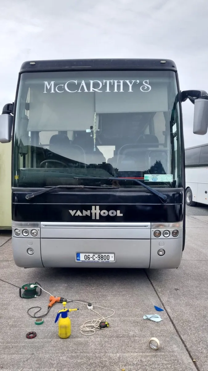 Man Vanhool - Image 1