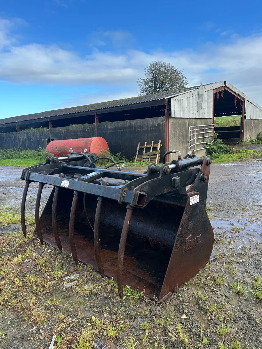 Tighe 7ft bucket grab - Image 1