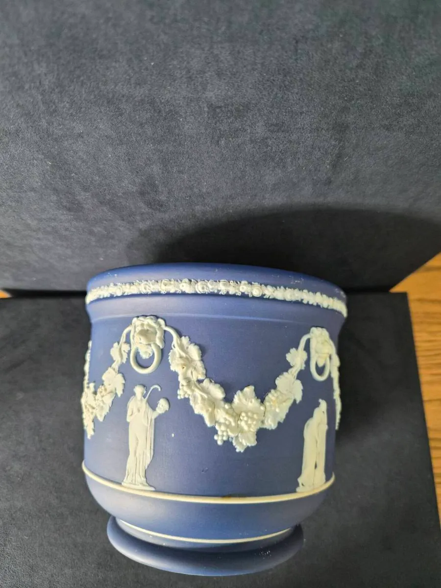 Antique blue jasperware planter - Image 2