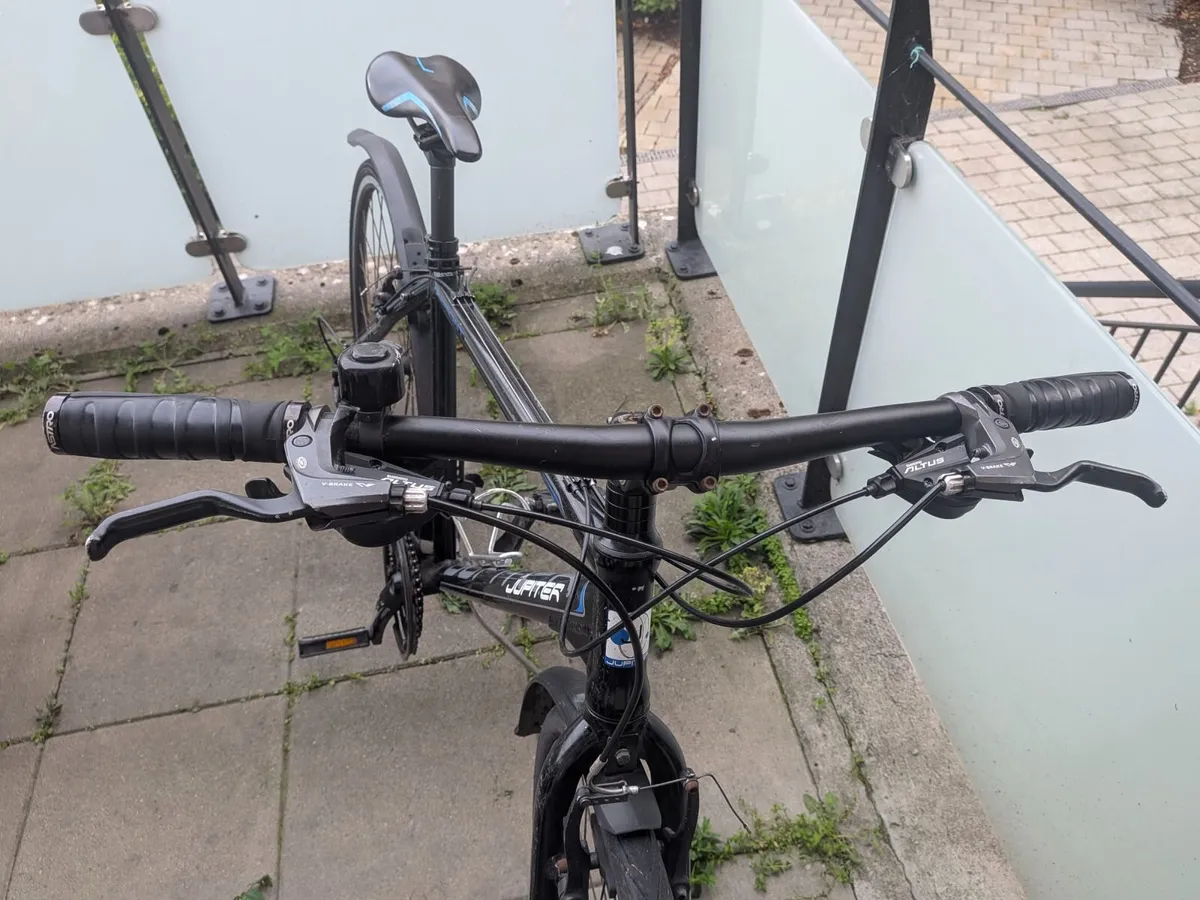 Hybrid bike - Image 2