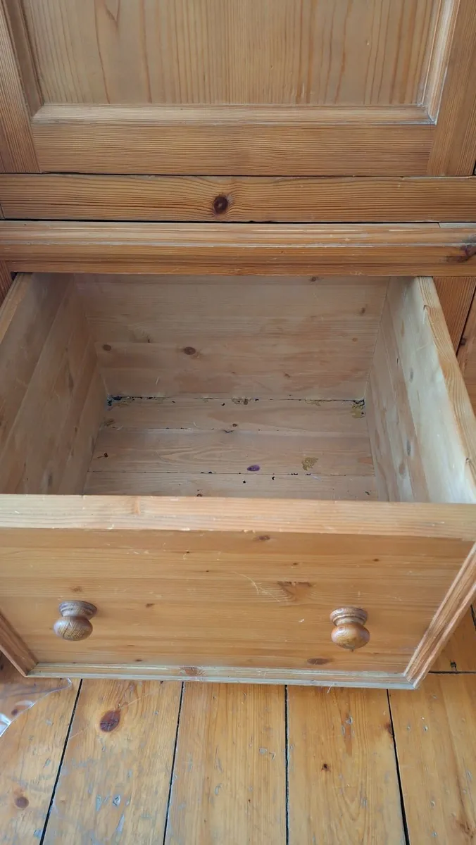 Solid Pine Hand Made Bedroom Set. - Image 2