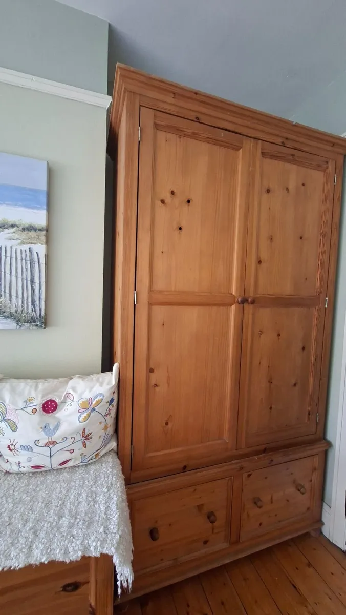 Solid Pine Hand Made Bedroom Set. - Image 3
