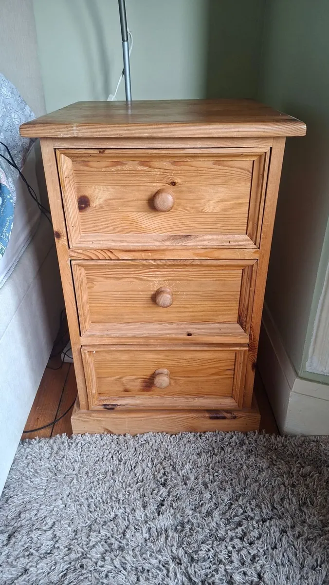 Solid Pine Hand Made Bedroom Set. - Image 4