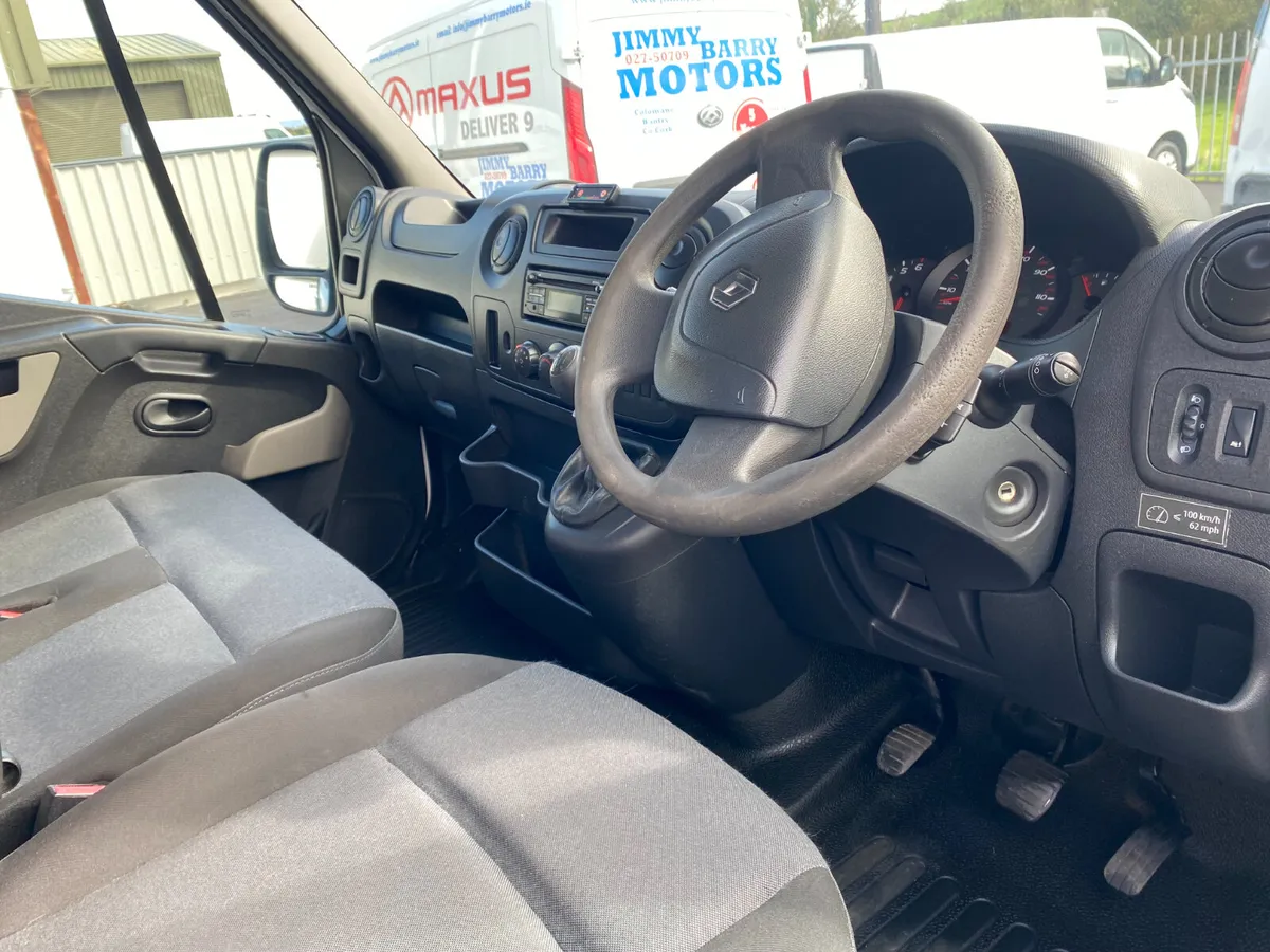 2018 Renault Master Twin wheel Tipper - Image 4