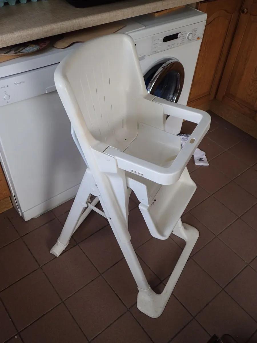 Free; Baby high chair - Image 2