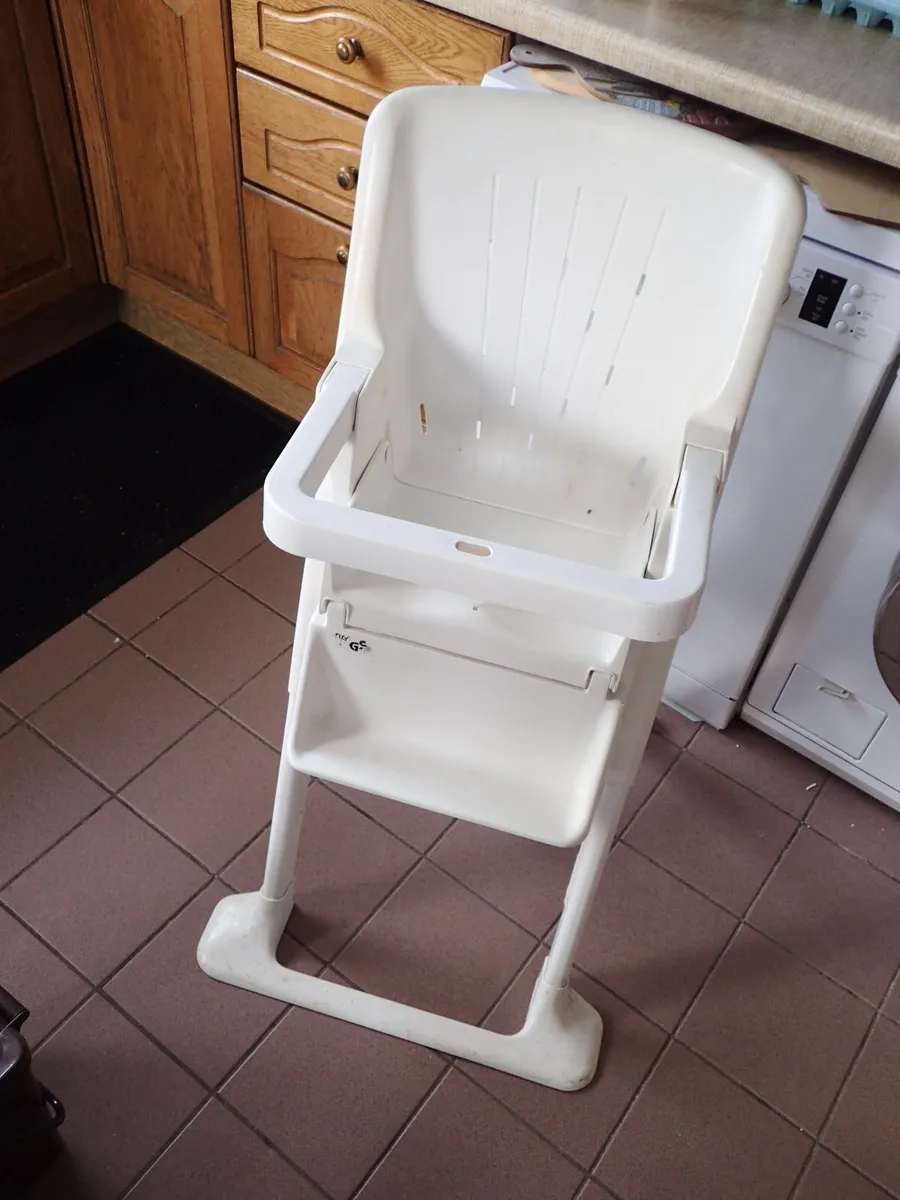 Free; Baby high chair - Image 4