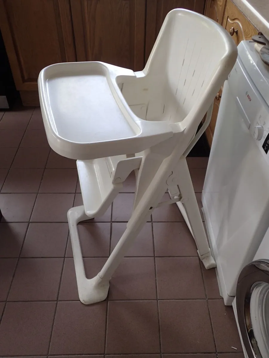 Free; Baby high chair - Image 1