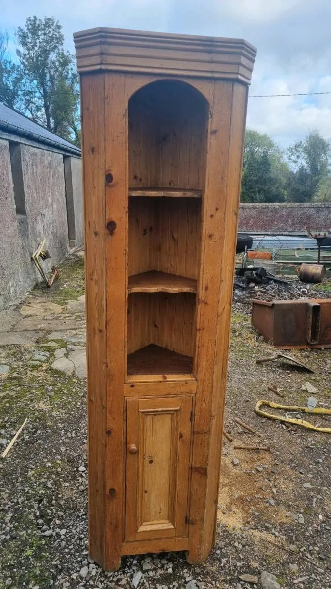 Dresser and corner unit - Image 4