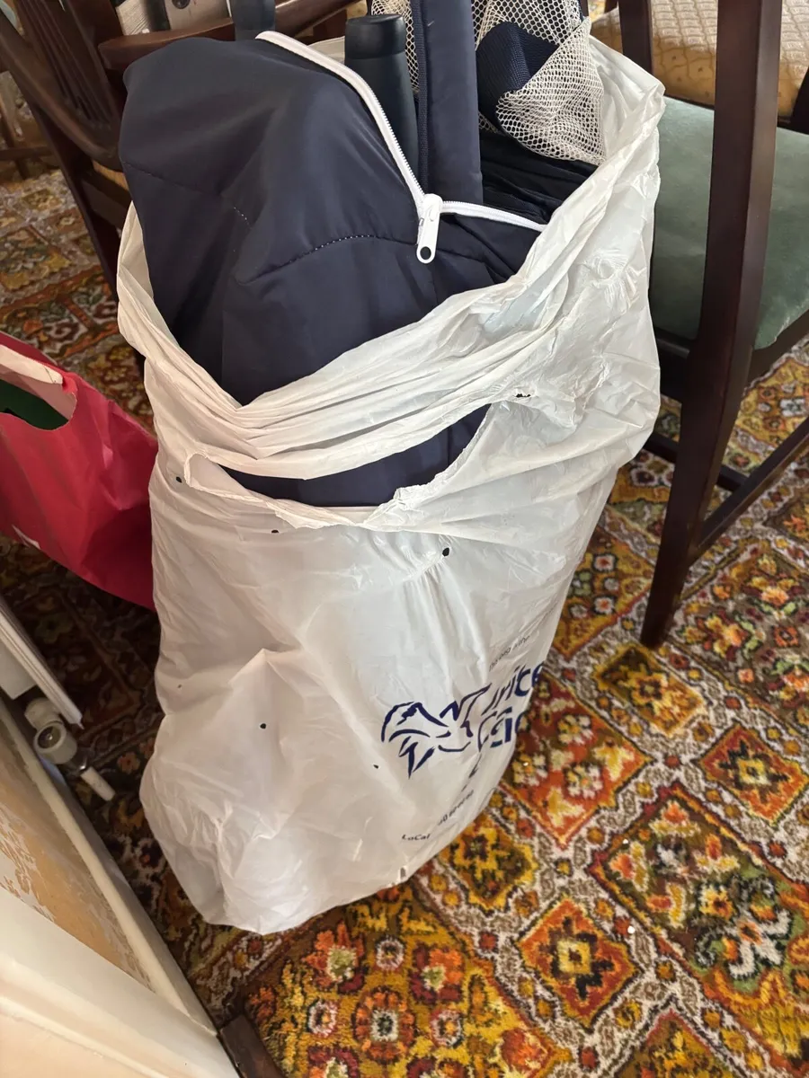 Travel cot - Image 2