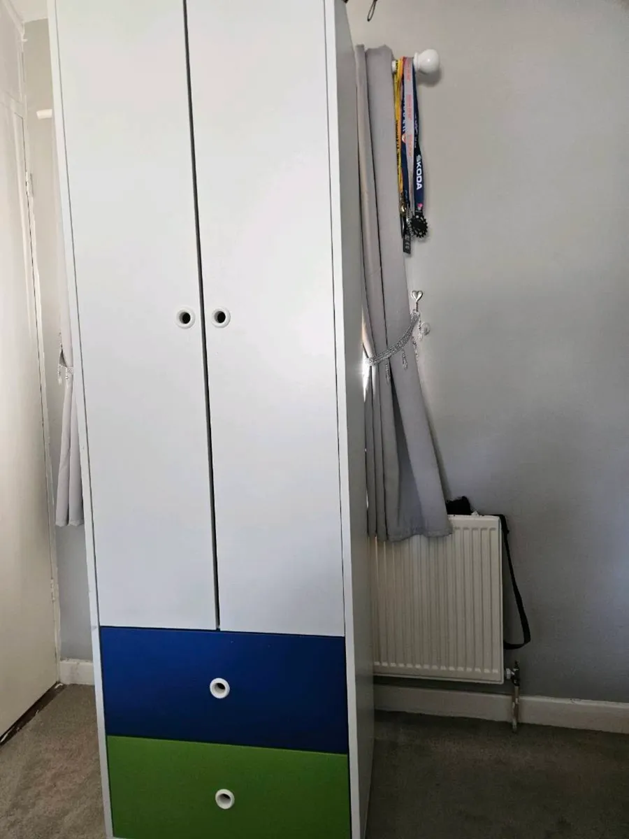 Kids wardrobe - Image 1