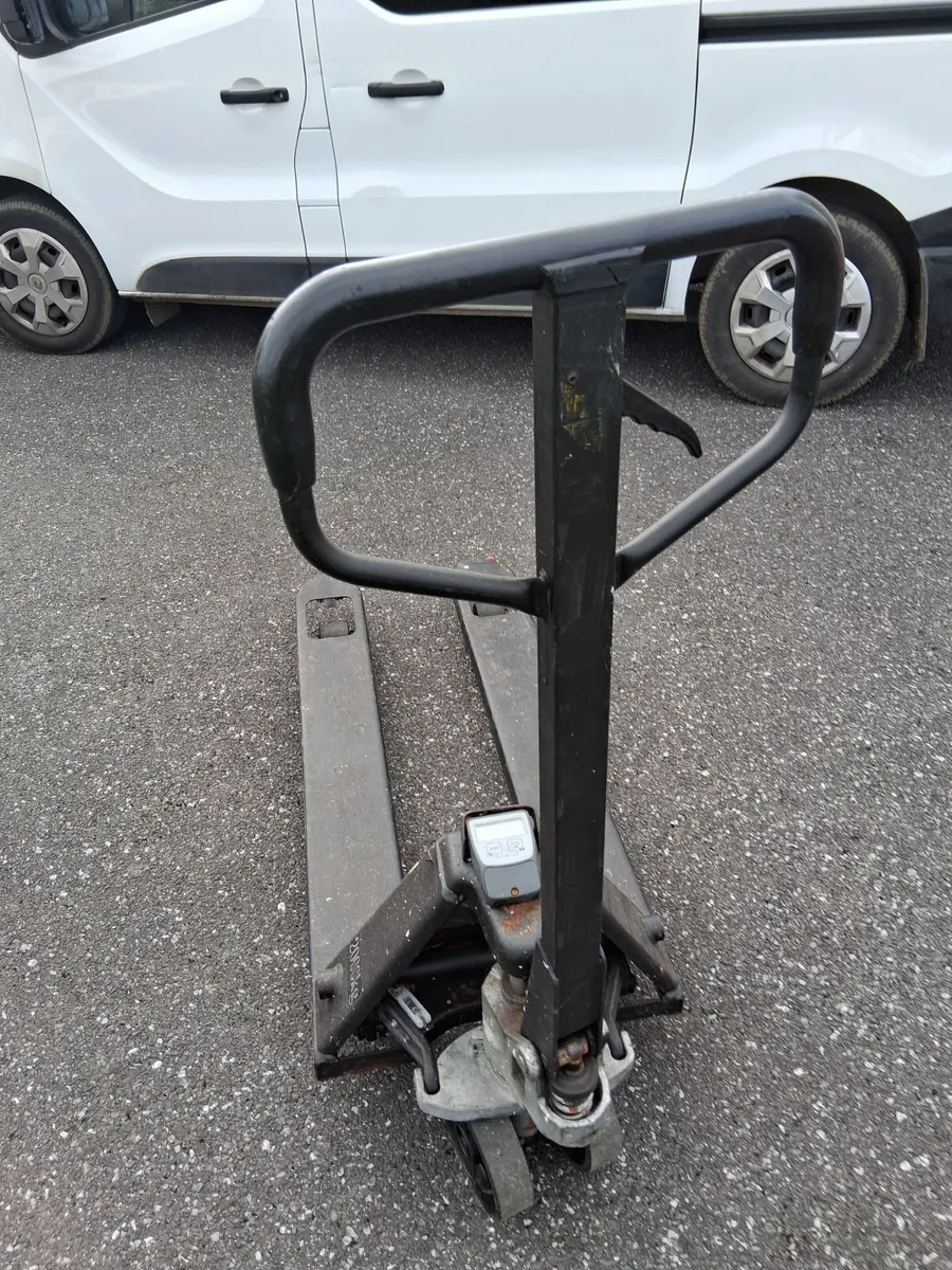 Pallet truck 2000kg - Image 4