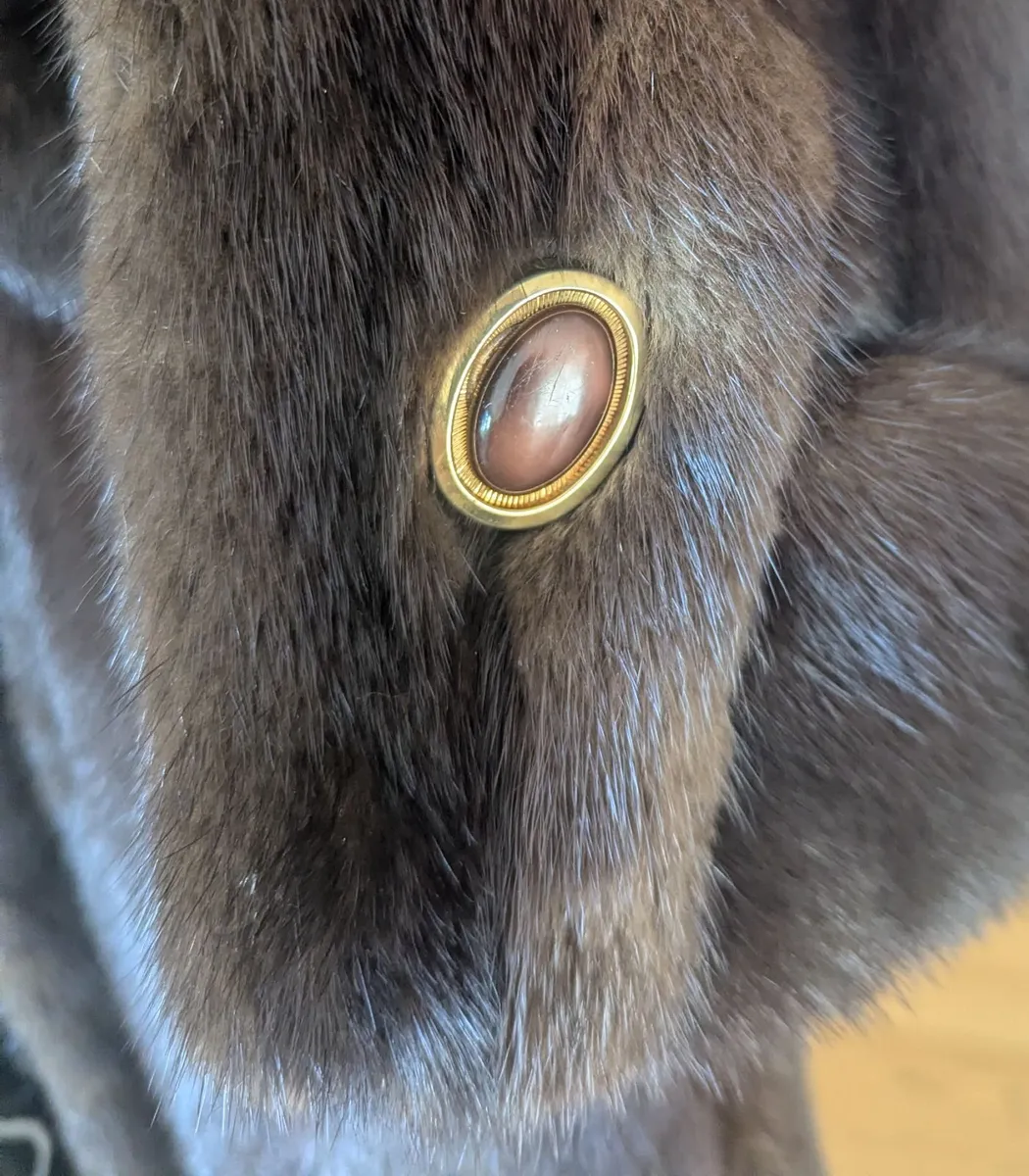 Norwich Fur Co. –  Genuine Mink Fur Coat - Image 4