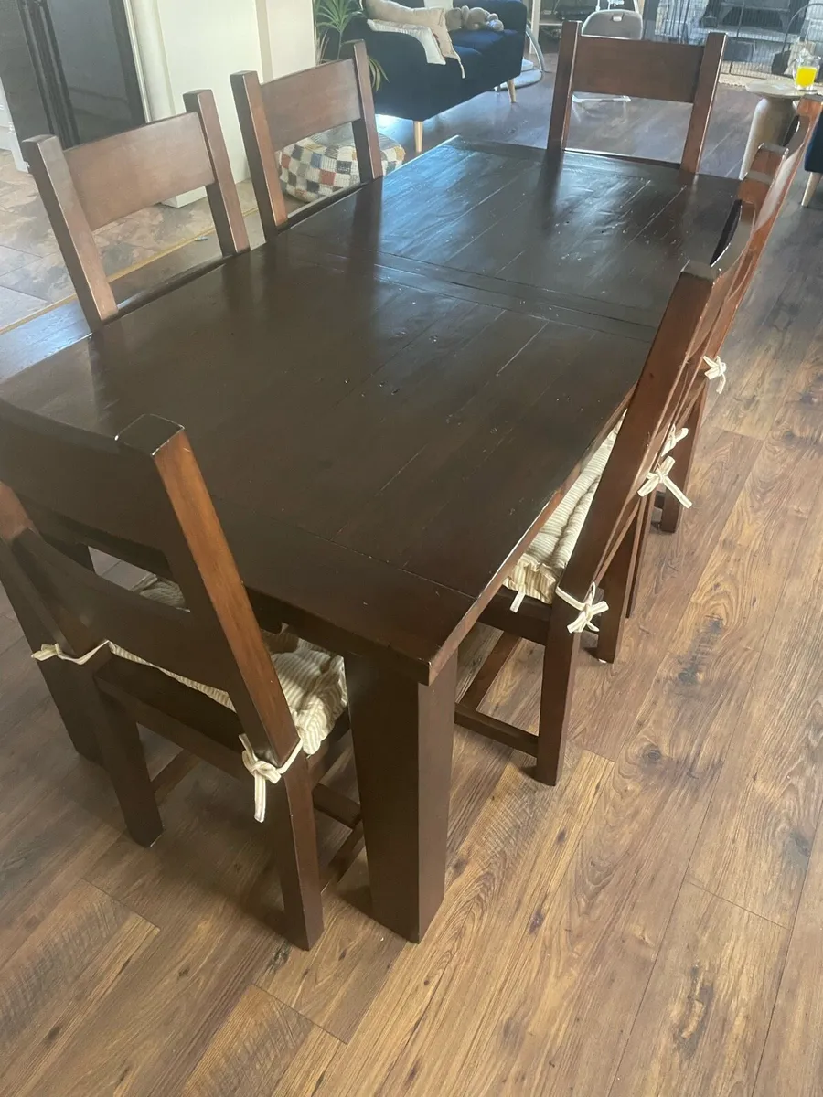 Kitchen table and chairs - Image 3