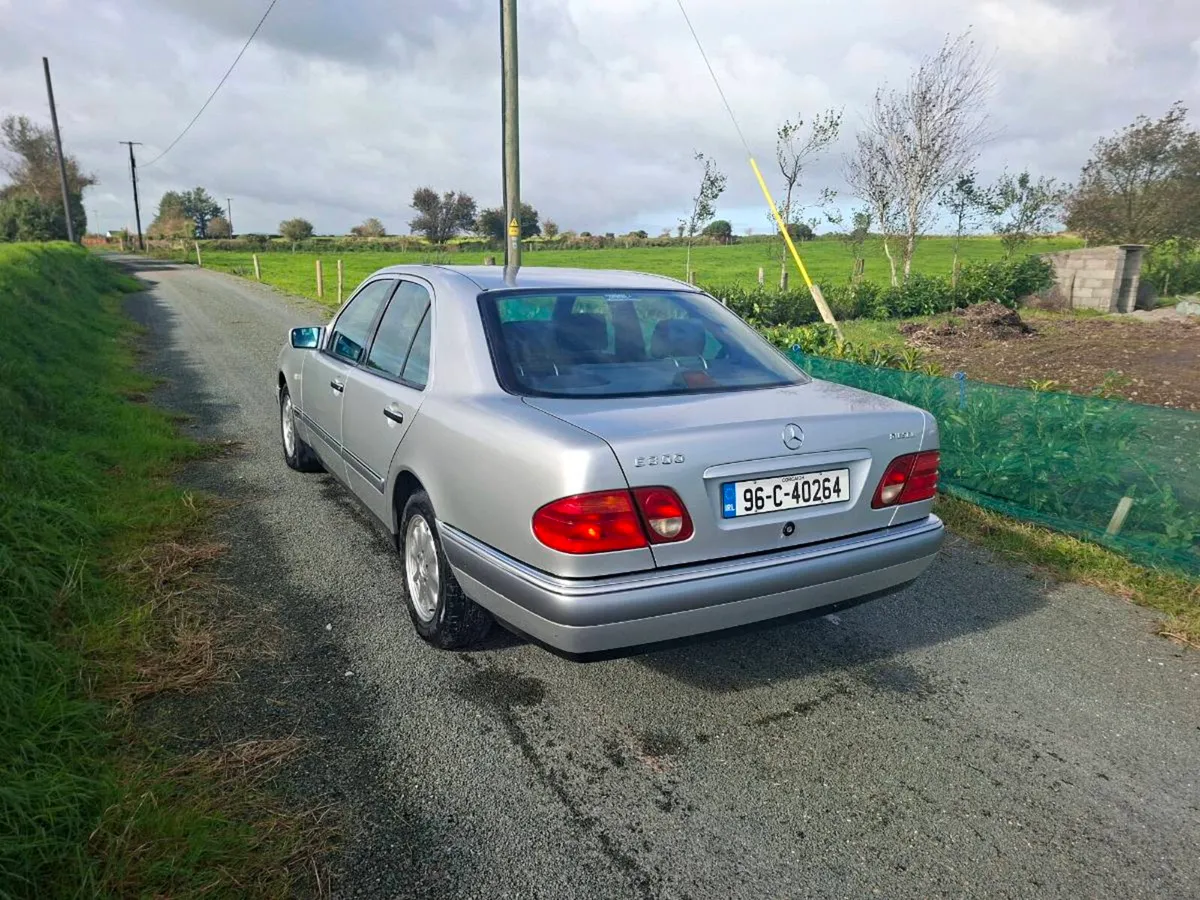 1996 Mercedes 300d 90000 miles auto - Image 3