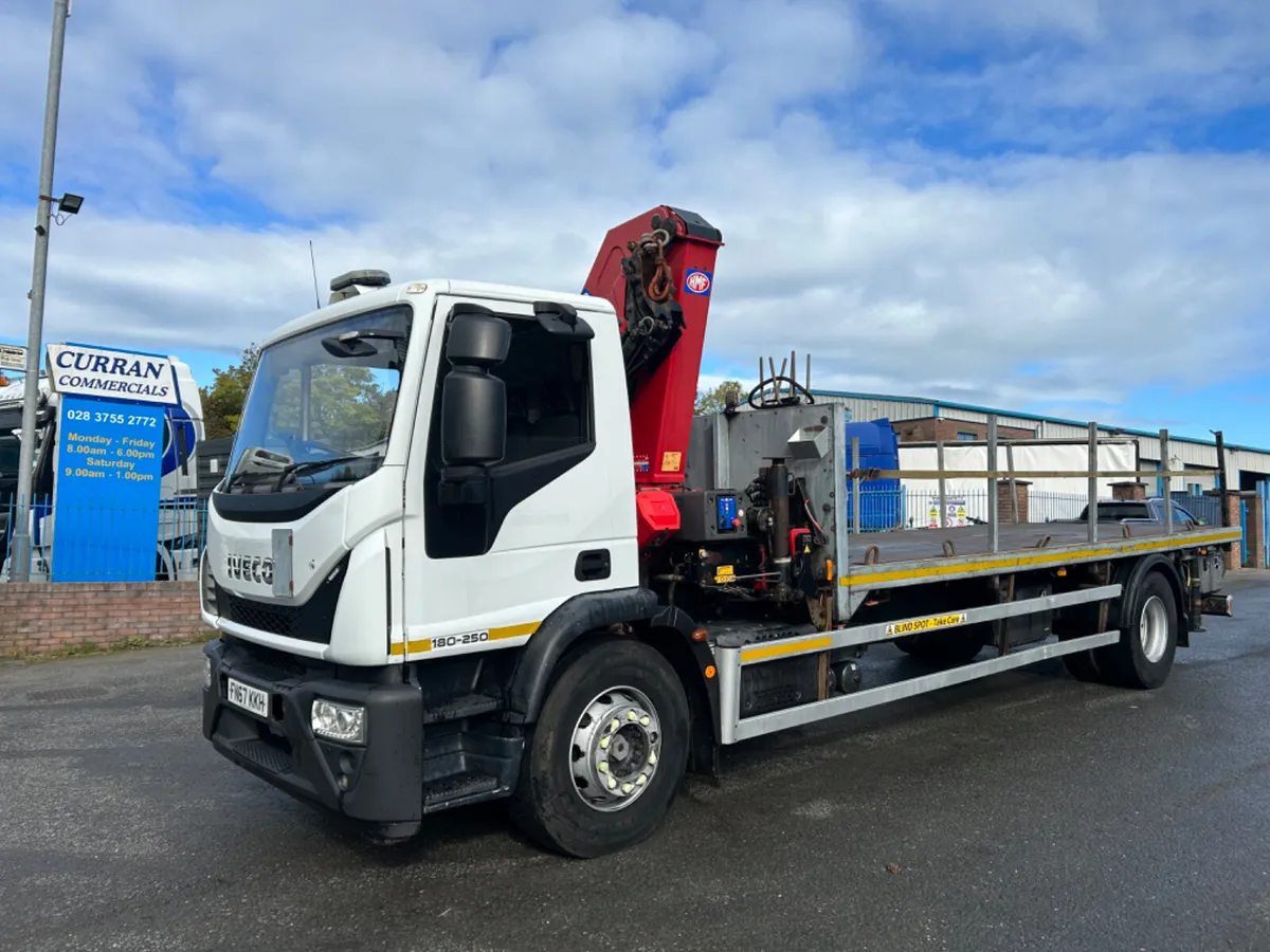 2017 iveco 180e250 18 ton flat with 20tm crane - Image 1