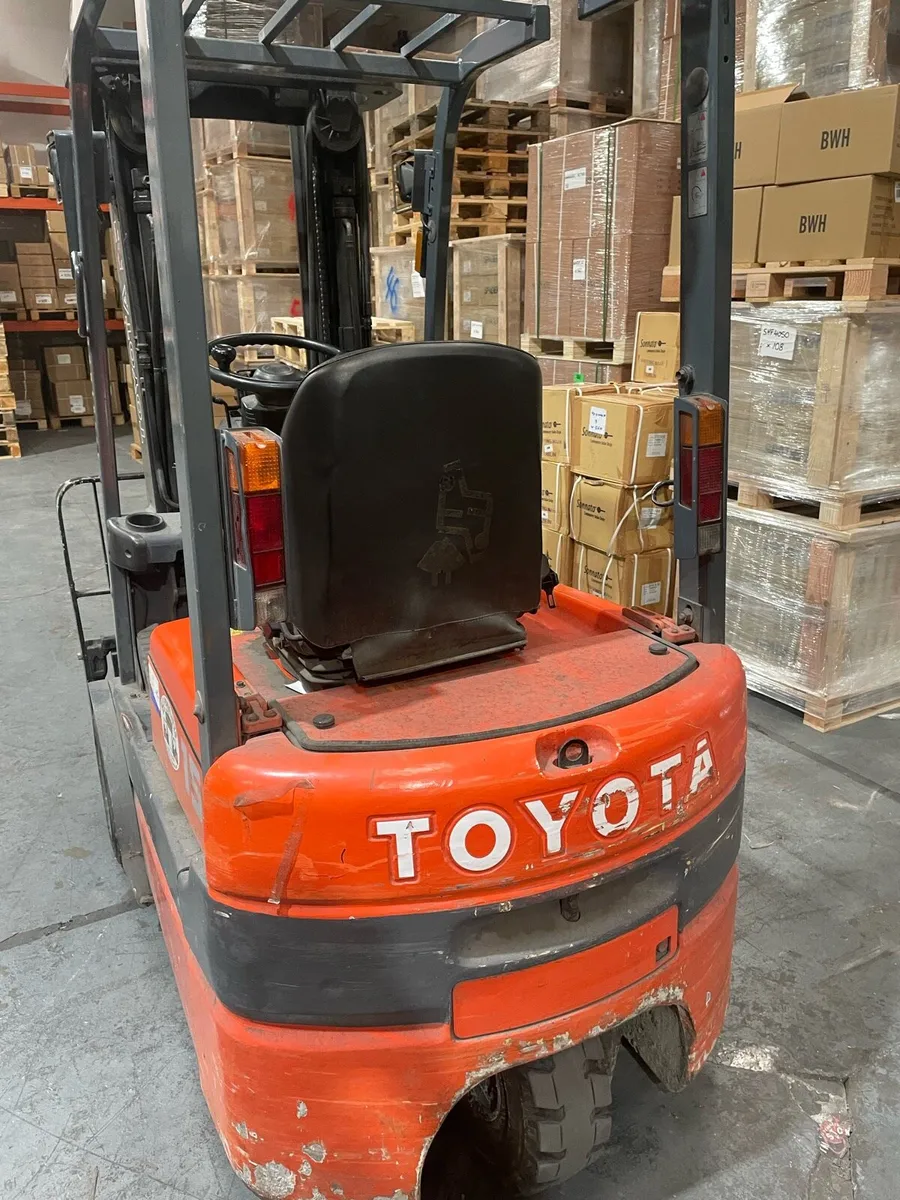 Toyota 1.5 ton forklift - Image 3