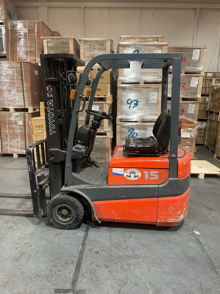 Toyota 1.5 ton forklift - Image 1