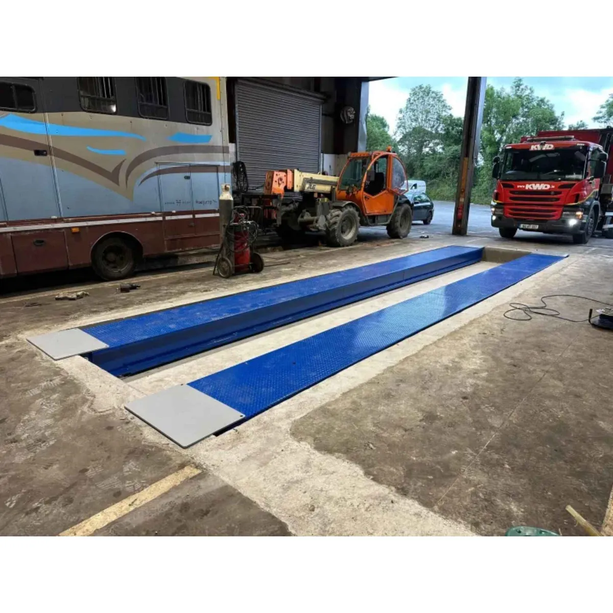 Ravaglioli Platform Scissor Truck Lift 400V 35 Ton - Image 2