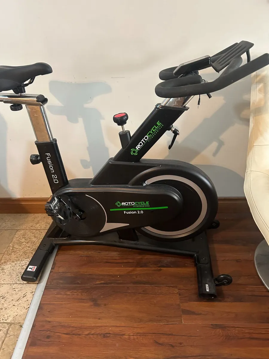 ROTOCCYCLE FUSION 2.0 EXERCISE SPIN BIKE - Image 2