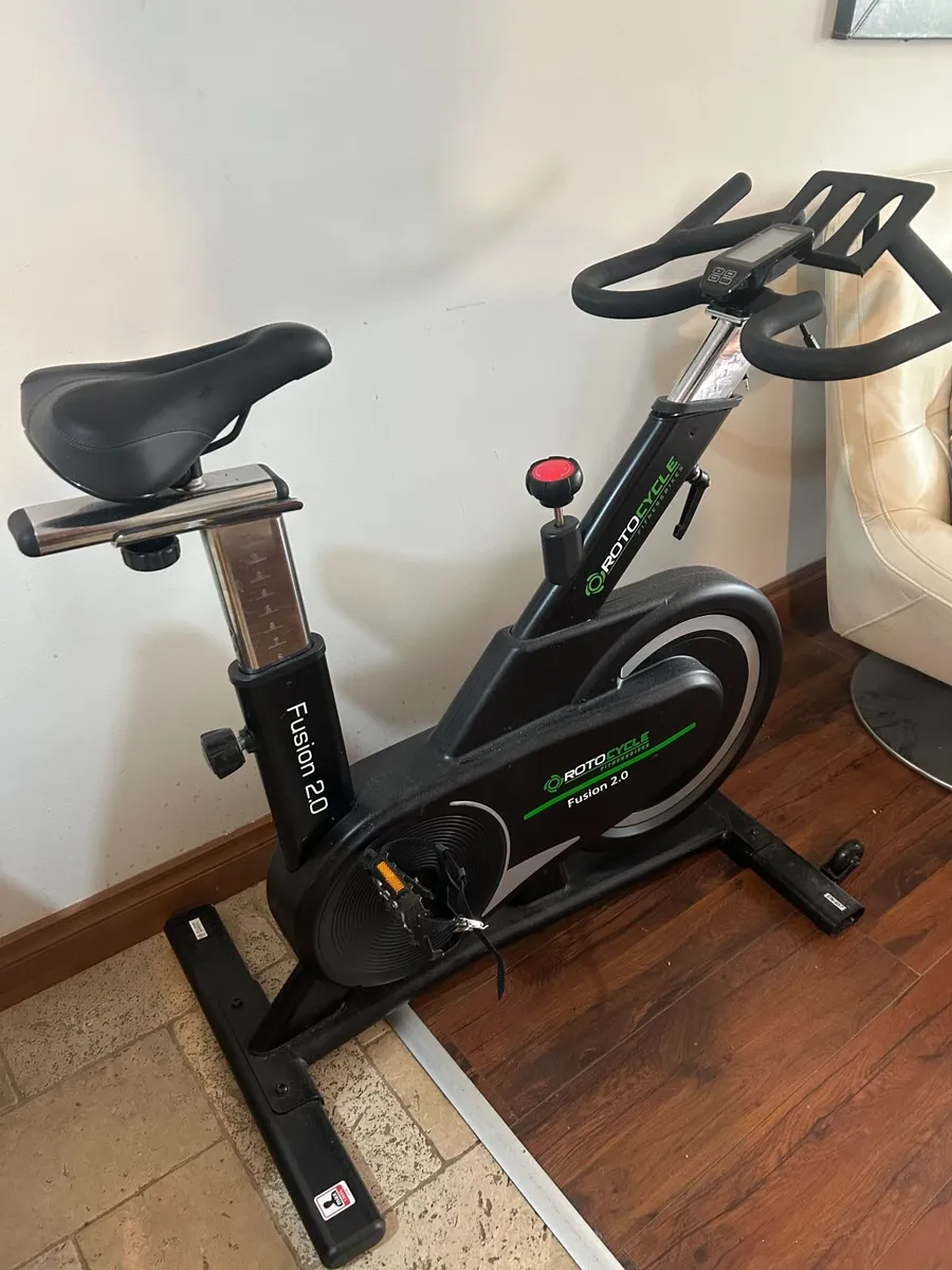 ROTOCCYCLE FUSION 2.0 EXERCISE SPIN BIKE - Image 3