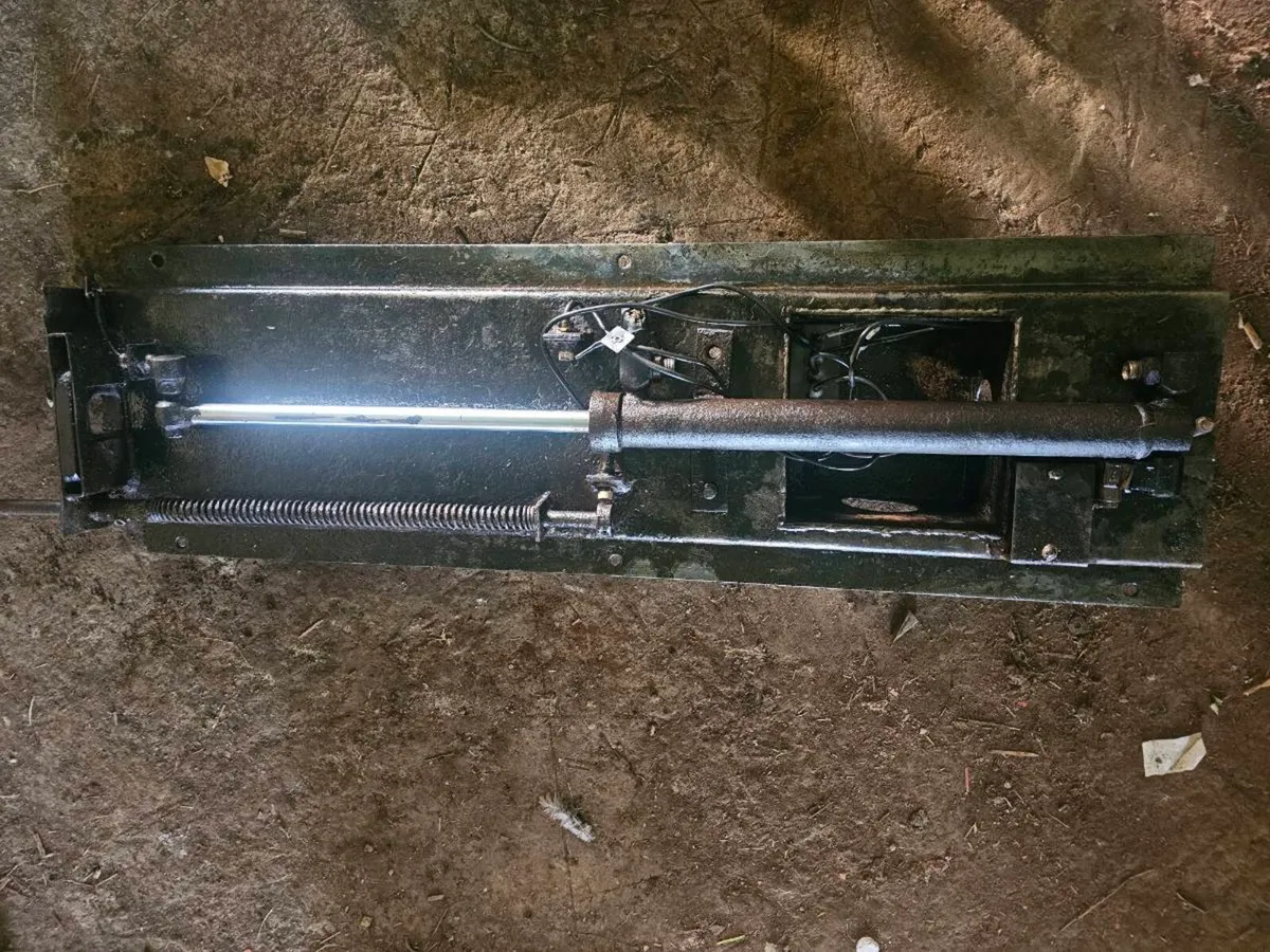 Automatic scraper track - Image 1