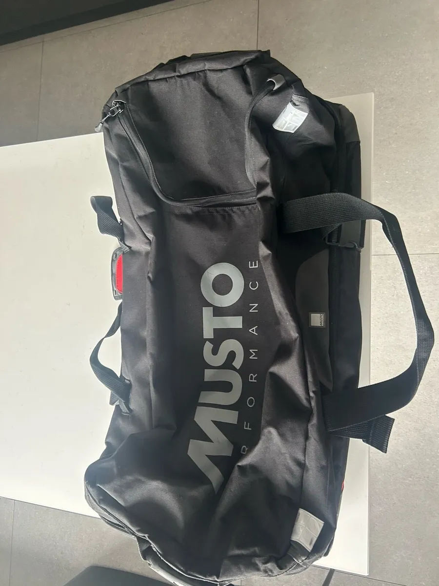 Musto Performance Travel Bag - Image 1