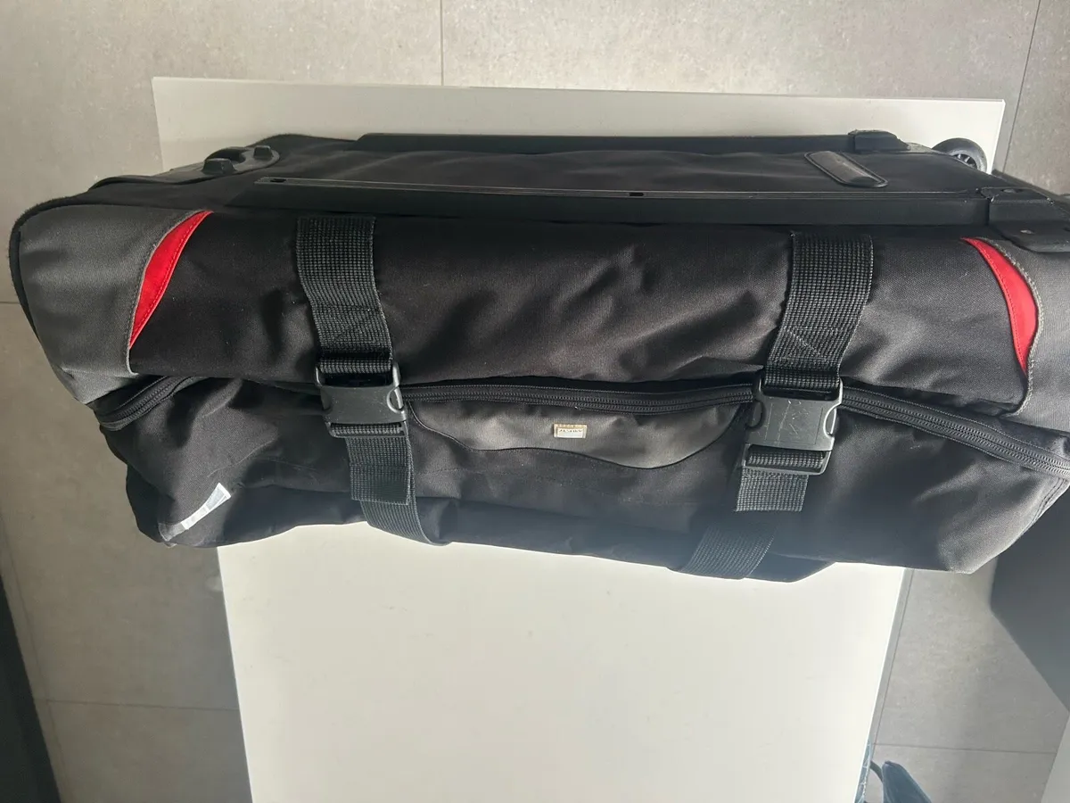 Musto Performance Travel Bag - Image 2