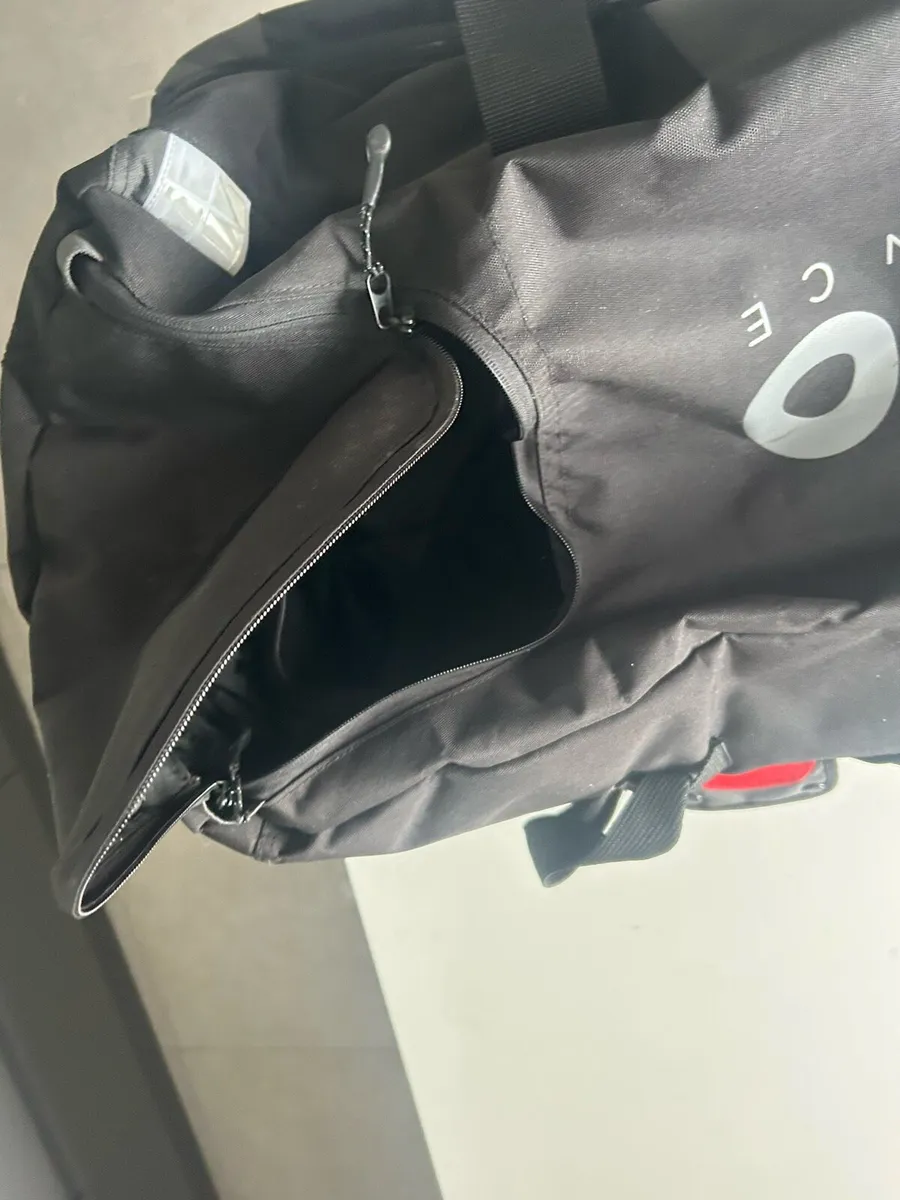 Musto Performance Travel Bag - Image 3